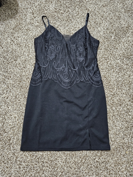 willow & root Dresses & Skirts - Black Lace-Detail Cocktail Dress